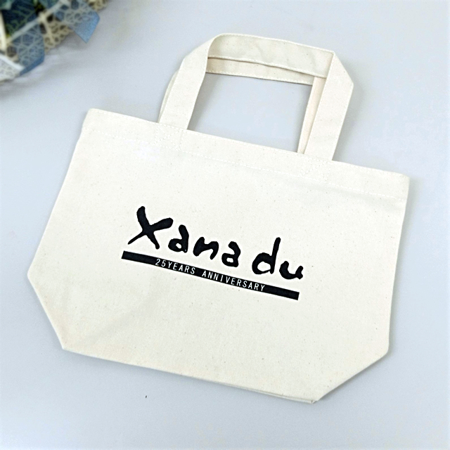 名入れ制作事例：神戸市と西宮市の人気ヘアサロン、25周年の記念バッグを制作
